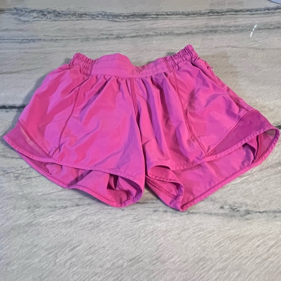 Lululemon Hotty Hot Low-Rise Lined Short 4" - Picture 4 of 14